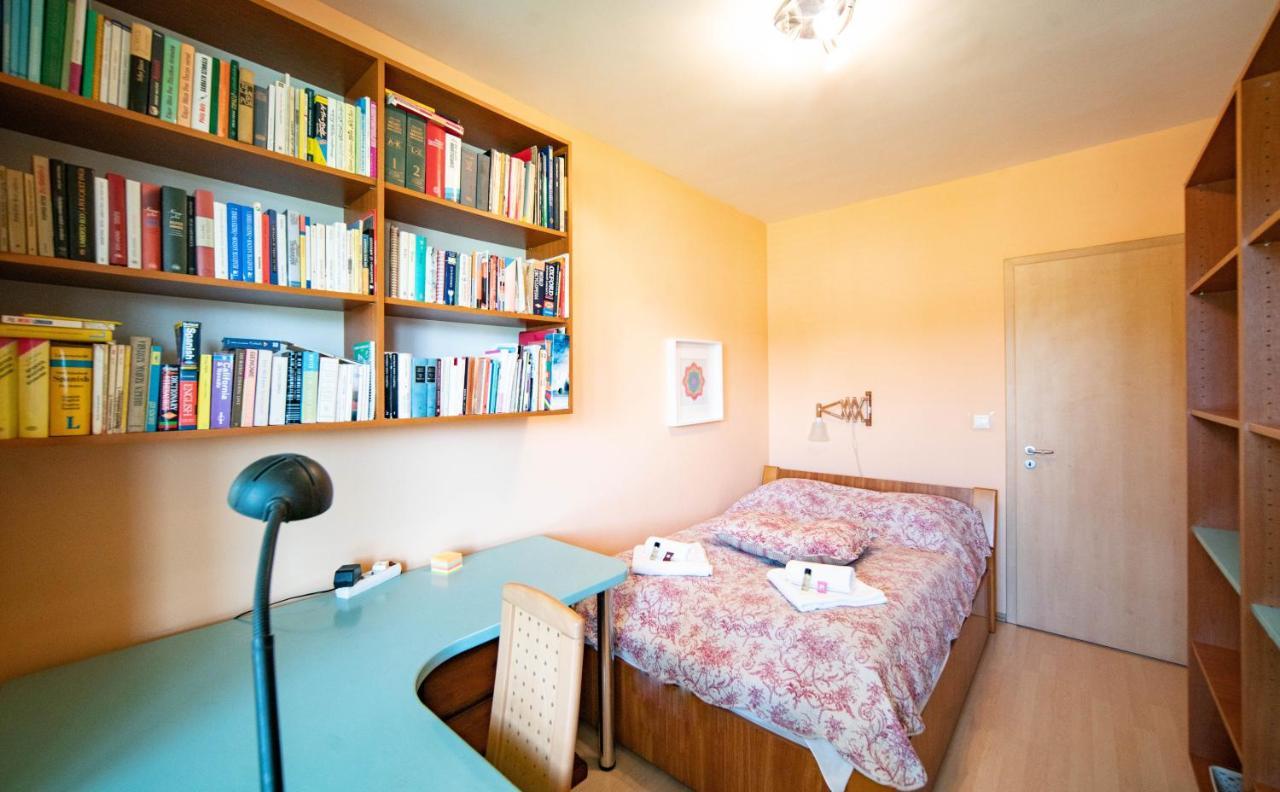 Free Parking Amphitheater Apartment - Wifi, Ac, Tv ブダペスト エクステリア 写真