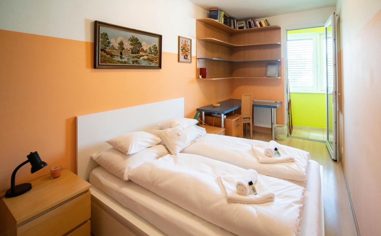Free Parking Amphitheater Apartment - Wifi, Ac, Tv ブダペスト エクステリア 写真